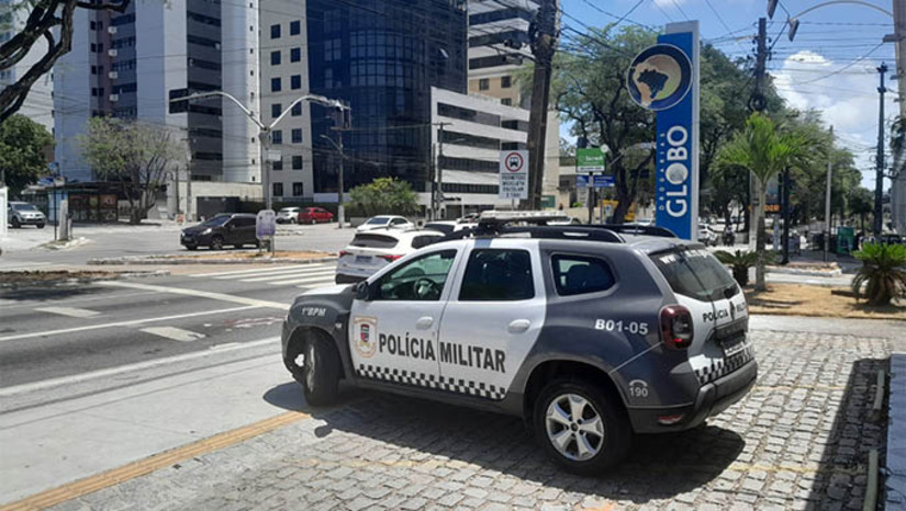 Imagem 1 - Sesed encerra “Operação Enem” sem registrar ocorrências relevantes no RN. Para o coordenador das atividades, coronel PM Josemário Xavier, “assim como no primeiro, o segundo domingo e último dia de aplicação das provas foi de total tranquilidade”. Pelo menos 1.000 policiais militares foram empregados para garantir a escolta das provas, e a segurança nos locais de aplicação do exame, em 40 municípios do estado. Imagem 1 - Sesed encerra “Operação Enem” sem registrar ocorrências relevantes no RN. Para o coordenador das atividades, coronel PM Josemário Xavier, “assim como no primeiro, o segundo domingo e último dia de aplicação das provas foi de total tranquilidade”. Pelo menos 1.000 policiais militares foram empregados para garantir a escolta das provas, e a segurança nos locais de aplicação do exame, em 40 municípios do estado.