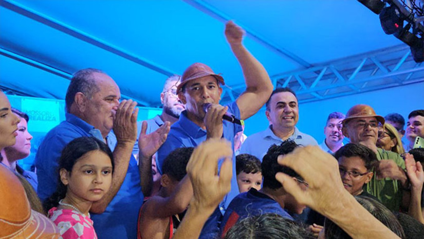 Imagem 1 - A Unidade de Educação Infantil vai atender aos alunos da região do Poço Dez, na vila Maísa. Já a Areninha Potiguar, foi construída com recursos do Senador Jean Paul Prates, no terreno do antigo CAIC do Bairro Belo Horizonte, zona sul da cidade de Mossoró-RN. Na ocasião, ele lembrou que vai construir ao lado, uma UEI, um CRAS e uma UBS. Imagem 1 - A Unidade de Educação Infantil vai atender aos alunos da região do Poço Dez, na vila Maísa. Já a Areninha Potiguar, foi construída com recursos do Senador Jean Paul Prates, no terreno do antigo CAIC do Bairro Belo Horizonte, zona sul da cidade de Mossoró-RN. Na ocasião, ele lembrou que vai construir ao lado, uma UEI, um CRAS e uma UBS.