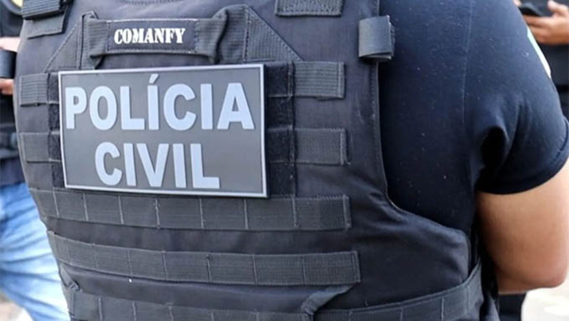Imagem 1 - A prisão do suspeito, um homem de 24 anos, aconteceu nesta quarta-feira (20). Ele é apontado como autor de uma tentativa de homicídio ocorrida no dia 8 de outubro de 2024, também em Apodi. Além disso, ele estava em posse de arma de fogo, o que configurou o flagrante. De acordo com as investigações, o homem já estava jurado de morte por uma facção criminosa oriunda do estado do Ceará. Imagem 1 - A prisão do suspeito, um homem de 24 anos, aconteceu nesta quarta-feira (20). Ele é apontado como autor de uma tentativa de homicídio ocorrida no dia 8 de outubro de 2024, também em Apodi. Além disso, ele estava em posse de arma de fogo, o que configurou o flagrante. De acordo com as investigações, o homem já estava jurado de morte por uma facção criminosa oriunda do estado do Ceará.