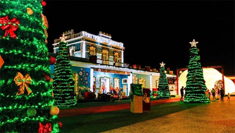 Imagem 1 - O projeto “Estação Natal” será aberto oficialmente no dia 30 de novembro, às 17h. A data marca a chegada do Papai Noel e de uma programação extensa para todas as famílias mossoroenses e turistas com diversas atividades, como apresentações musicais, fábrica de brinquedos, casa do Papai Noel, presépio, árvore de Natal, além do túnel iluminado, que é sempre uma das atrações mais esperadas pelo público. Os detalhes da programação de abertura do projeto serão divulgados nos próximos dias. Imagem 1 - O projeto “Estação Natal” será aberto oficialmente no dia 30 de novembro, às 17h. A data marca a chegada do Papai Noel e de uma programação extensa para todas as famílias mossoroenses e turistas com diversas atividades, como apresentações musicais, fábrica de brinquedos, casa do Papai Noel, presépio, árvore de Natal, além do túnel iluminado, que é sempre uma das atrações mais esperadas pelo público. Os detalhes da programação de abertura do projeto serão divulgados nos próximos dias.