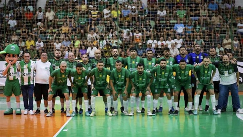 Imagem 1 - Ginásio Pedro Ciarlini, equipamento da Prefeitura de Mossoró, sediará nesta terça- feira (26) o amistoso interestadual entre Impacto Futsal, de Mossoró, e a Seleção Sãojoense, equipe finalista do campeonato cearense deste ano. A partida amistosa desta noite tem início marcado para 21h, logo após a rodada da Copa Santa Luzia, com apoio da Secretaria Municipal de Esporte e Juventude (SEMEJ). O ingresso custa R$ 5,00. Imagem 1 - Ginásio Pedro Ciarlini, equipamento da Prefeitura de Mossoró, sediará nesta terça- feira (26) o amistoso interestadual entre Impacto Futsal, de Mossoró, e a Seleção Sãojoense, equipe finalista do campeonato cearense deste ano. A partida amistosa desta noite tem início marcado para 21h, logo após a rodada da Copa Santa Luzia, com apoio da Secretaria Municipal de Esporte e Juventude (SEMEJ). O ingresso custa R$ 5,00.