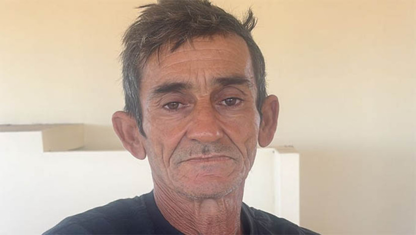 Imagem 1 - Condenado por roubo é preso no município de Areia Branca. A prisão de Francisco Marques de Farias, conhecido como “Fantico, aconteceu por volta das 7h desta quarta-feira (27), na Rua Barão do Rio Branco, nas imediações do Mercado Público Municipal. O homem foi condenado a uma pena de cinco anos de reclusão em regime fechado, além do pagamento de multa, pelo crime de roubo. Imagem 1 - Condenado por roubo é preso no município de Areia Branca. A prisão de Francisco Marques de Farias, conhecido como “Fantico, aconteceu por volta das 7h desta quarta-feira (27), na Rua Barão do Rio Branco, nas imediações do Mercado Público Municipal. O homem foi condenado a uma pena de cinco anos de reclusão em regime fechado, além do pagamento de multa, pelo crime de roubo.
