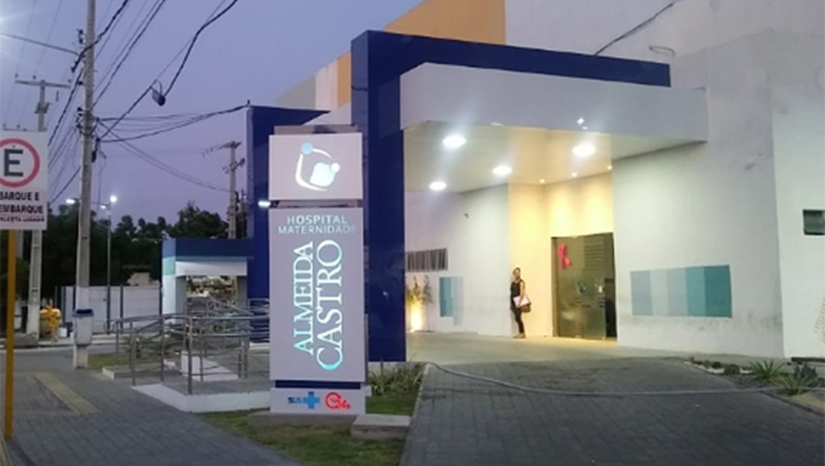 Imagem 1 -  Após negociação entre os médicos representantes do NGO, a APAMIM e demais clínicas que prestam serviço de saúde em Mossoró, o  Juiz titular do trabalho, Magnos Kleiber Maia, homologou o bloqueio de R$ 4,7 milhões para pagar as cinco cooperativas com relação ao valor de Junho. O mês de julho, o Governo se comprometeu em pagar até 10 de dezembro. Agosto, setembro, outubro e novembro, será parcelado em 6 vezes, que será pago junto com as mensalidades de dezembro em diante.  Por meio de nota, a  Secretaria de Estado da Saúde Pública (Sesap) informou que  a regularização  da situação de atendimento da Apamim garante o atendimento regular da assistência materno infantil na região Oeste como vem fazendo há 10 anos. Além disso, o Hospital da Mulher segue em avanços para abertura plena que ocorrerá em até julho de 2025.