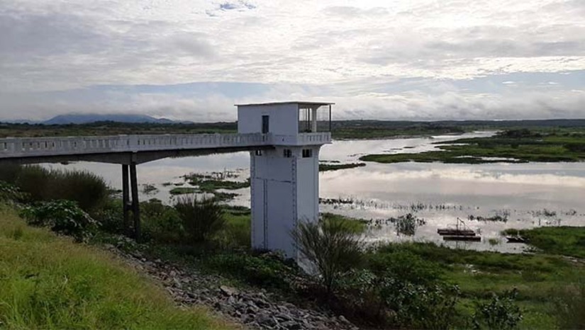 Imagem 1 - O projeto sugere que o açude Itans, que atualmente encontra-se com apenas 0,45% de sua capacida total que é de 81.750.000 m³, deixe de ser responsável pelo abastecimento da cidade de Caicó e passe a ser considerado como um patrimônio histórico, cultural e socioeconômico e, nesse sentido, seja submetido a uma grande transformação em seus objetivos iniciais. O debate que tem como tema "Projeto SOS Itans: por uma revitalização desse nosso patrimônio", é uma iniciativa do mandato do presidente da Frente Parlamentar das Águas na ALRN, deputado Francisco do PT. A audiência vai acontecer nesta sexta-feira (6), no auditório do IFRN da cidade, a partir das 14h. Imagem 1 - O projeto sugere que o açude Itans, que atualmente encontra-se com apenas 0,45% de sua capacida total que é de 81.750.000 m³, deixe de ser responsável pelo abastecimento da cidade de Caicó e passe a ser considerado como um patrimônio histórico, cultural e socioeconômico e, nesse sentido, seja submetido a uma grande transformação em seus objetivos iniciais. O debate que tem como tema "Projeto SOS Itans: por uma revitalização desse nosso patrimônio", é uma iniciativa do mandato do presidente da Frente Parlamentar das Águas na ALRN, deputado Francisco do PT. A audiência vai acontecer nesta sexta-feira (6), no auditório do IFRN da cidade, a partir das 14h.
