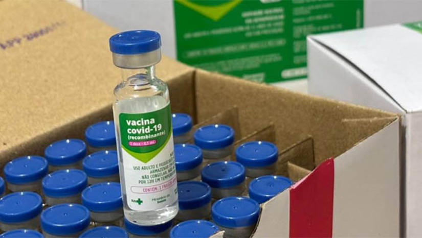 Imagem 1 - Lote de 35 mil vacinas contra Covid-19 começa a ser distribuído aos municípios do RN. As doses distribuídas são da vacina da Serum, que chega pela primeira vez aos estados e é uma vacina atualizada para proteção também contra as novas cepas da doença. A vacina da Zalika Farmacêutica, já usada nos Estados Unidos e Reino Unido, será aplicada no Brasil em pessoas a partir de 12 anos, faixa etária aprovada pela Agência Nacional de Vigilância Sanitária (Anvisa). Imagem 1 - Lote de 35 mil vacinas contra Covid-19 começa a ser distribuído aos municípios do RN. As doses distribuídas são da vacina da Serum, que chega pela primeira vez aos estados e é uma vacina atualizada para proteção também contra as novas cepas da doença. A vacina da Zalika Farmacêutica, já usada nos Estados Unidos e Reino Unido, será aplicada no Brasil em pessoas a partir de 12 anos, faixa etária aprovada pela Agência Nacional de Vigilância Sanitária (Anvisa).