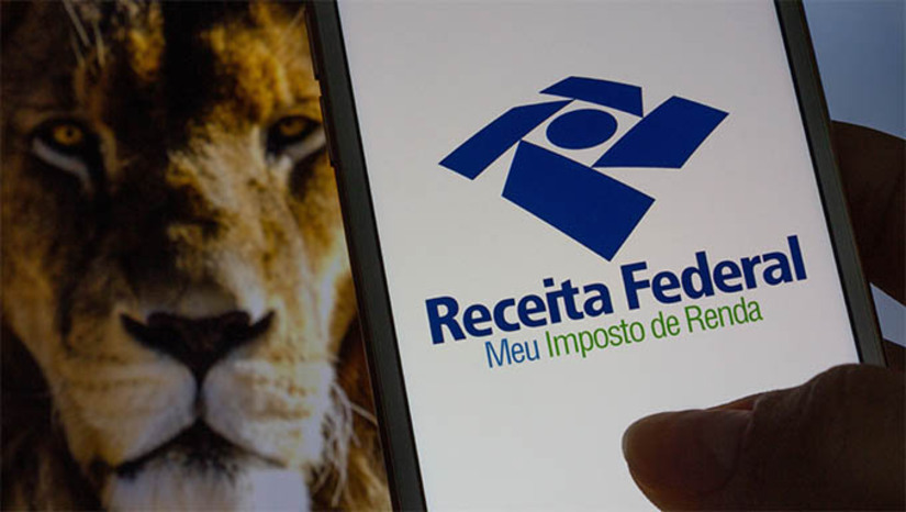 Imagem 1 -  Consulta ao lote residual de restituição do IRPF do mês de dezembro já pode ser realizada. O crédito bancário das 144.225 restituições será realizado ao longo do dia 30 de dezembro, no valor total de R$ 448.962.939,71. Desse total, R$ 290.874.647,19 será destinado a contribuintes que possuem prioridade legal, o que corresponde a 5.617 restituições para idosos acima de 80 anos, 27.264 restituições para contribuintes entre 60 e 79 anos, 2.697 restituições para contribuintes com alguma deficiência física ou mental ou moléstia grave e 5.997 restituições para contribuintes cuja maior fonte de renda seja o magistério. Para saber se a restituição está disponível, o contribuinte deve acessar a página da Receita na internet.