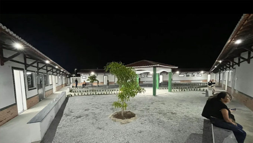Imagem 1 -  A estrutura foi especialmente projetada para atender bem a convivência de 50 idosos numa área construída superior a mil metros quadrados, num investimento de quase R$ 2 milhões destinados pelo senador Styvenson Valentin, do Podemos. Em entrevista ao sistema Rural de Comunicação, Styvenson Valentin enfatizou a importância da obra e que outros municípios, citando Caraúbas-RN, está na fila para receber o mesmo investimento.