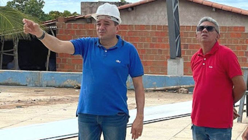 Imagem 1 - Bibiano encerra gestão inaugurando cinco obras em Serra do Mel. A Vila Sergipe ganha Posto de Saúde; já na vila Vila Brasília o prefeito Bibiano entrega quadra esportiva na Escola Maria Eva de Holanda Bessa; na Vila São Paulo inaugura praça e um calçadão; Vila Guanabara ganha calçadão e também o alambrado do campo de futebol. No dia 1º de janeiro de 2025, assume, em seu lugar, o prefeito eleito e diplomado Kênio Azevedo. Imagem 1 - Bibiano encerra gestão inaugurando cinco obras em Serra do Mel. A Vila Sergipe ganha Posto de Saúde; já na vila Vila Brasília o prefeito Bibiano entrega quadra esportiva na Escola Maria Eva de Holanda Bessa; na Vila São Paulo inaugura praça e um calçadão; Vila Guanabara ganha calçadão e também o alambrado do campo de futebol. No dia 1º de janeiro de 2025, assume, em seu lugar, o prefeito eleito e diplomado Kênio Azevedo.