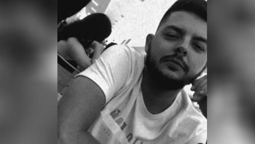 Imagem 1 -  Pauferrense é encontrado morto a tiros na zona rural de Rodolfo Fernandes. Pedro Cláudio Moreira Júnior, de 30 anos, foi encontrado nesta quarta-feira (1º), em uma estrada carroçável do Sítio Lajes. Segundo a polícia militar de Rodolfo Fernandes, a guarnição foi acionada por policiais do município de Taboleiro Grande, que encontraram o carro da vítima, sujo de sangue. Ao realizarem uma busca no entorno, encontram o corpo, distante cerca de 150m do veículo. Pedro era natural de Pau dos Ferros e residia atualmente em São Francisco do Oeste. A polícia civil de Apodi vai investigar o caso.