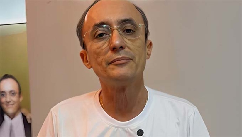 Imagem 1 - Ao assumir a prefeitura de Areia Branca no dia 01 de janeiro, o prefeito Sousa disse que vai contratar uma empresa nos próximos dias para limpar a cidade. Ele reclama que não houve transição de governo por parte da gestão anterior. “Encontramos um cenário de muitas dificuldades deixadas pela gestão passada, para se ter uma ideia, a Prefeitura está sem contrato com empresa de limpeza urbana, mas já lançamos um processo de emergência para que uma nova empresa assuma nos próximos dias, de forma emergêncial”, frisou Souza. Como parte desse esforço, o prefeito Souza informou que a coleta de lixo domiciliar será realizada pela Associação Rotativa, equipes já trabalham na coleta de resíduos no centro da cidade. Imagem 1 - Ao assumir a prefeitura de Areia Branca no dia 01 de janeiro, o prefeito Sousa disse que vai contratar uma empresa nos próximos dias para limpar a cidade. Ele reclama que não houve transição de governo por parte da gestão anterior. “Encontramos um cenário de muitas dificuldades deixadas pela gestão passada, para se ter uma ideia, a Prefeitura está sem contrato com empresa de limpeza urbana, mas já lançamos um processo de emergência para que uma nova empresa assuma nos próximos dias, de forma emergêncial”, frisou Souza. Como parte desse esforço, o prefeito Souza informou que a coleta de lixo domiciliar será realizada pela Associação Rotativa, equipes já trabalham na coleta de resíduos no centro da cidade.