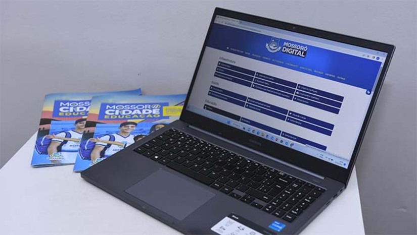 Imagem 1 - Pais ou responsáveis devem confirmar a renovação do aluno ate esta segunda-feira (06), realizando a assinatura da ficha de matrícula, disponível na unidade de ensino que o aluno estiver vinculado. Concluída a etapa de renovação, a seguinte será a de transferência por interesse próprio, entre unidades da Rede Municipal, no período de 8 a 10 de janeiro. Os pais devem solicitar a transferência também por meio do “Mossoró Digital”. Imagem 1 - Pais ou responsáveis devem confirmar a renovação do aluno ate esta segunda-feira (06), realizando a assinatura da ficha de matrícula, disponível na unidade de ensino que o aluno estiver vinculado. Concluída a etapa de renovação, a seguinte será a de transferência por interesse próprio, entre unidades da Rede Municipal, no período de 8 a 10 de janeiro. Os pais devem solicitar a transferência também por meio do “Mossoró Digital”.