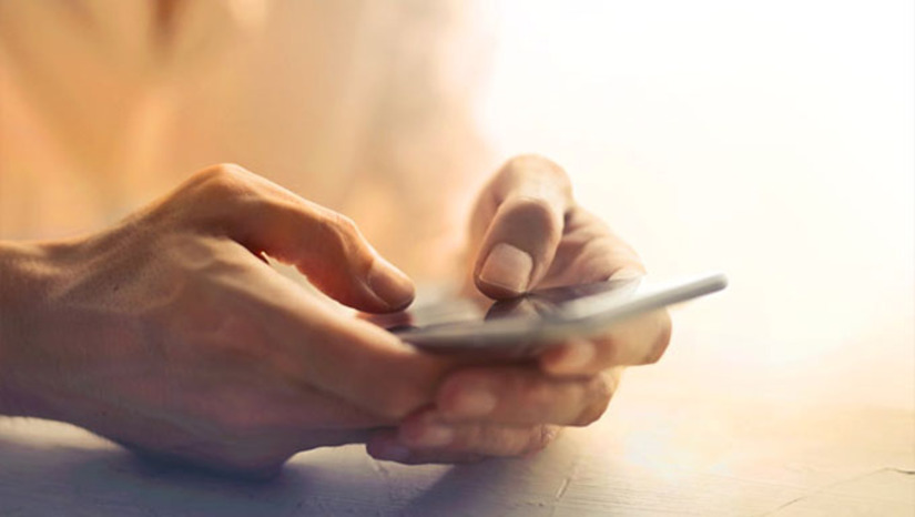   Hoje em dia, se um aparelho de celular não estiver com acesso à internet, ele fica limitado. Isso porque a maioria dos aplicativos precisa de uma conexão ativa para poder funcionar sem problemas. Sendo assim, estar com os dados móveis sempre ativados em seu aparelho é fundamental para não passar por nenhum perrengue quando estiver fora de casa.