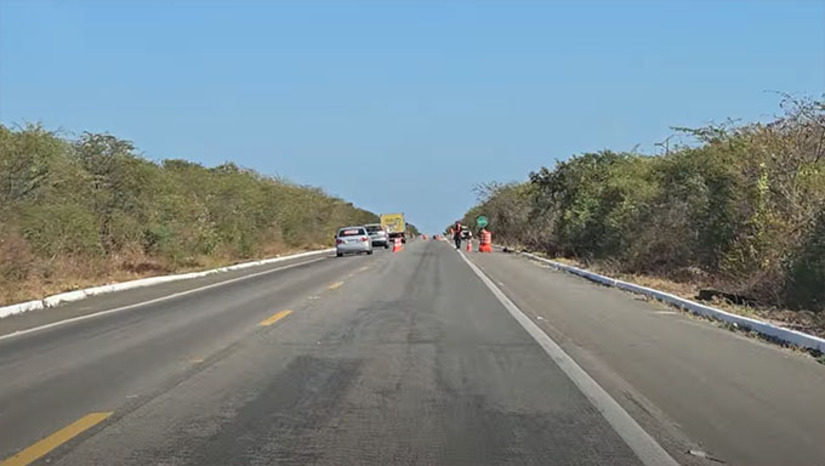 Imagem 1 - Orçado em mais ou menos R$ 3 bilhões, o trabalho de duplicação da BR 304, que compreende de Macaíba (RN) a Aracati (CE), será dividido em 4 trechos. A governadora Fátima Bezerra disse que o processo de licitação está em fase de conclusão e logo seguida terá início os trabalhos nos trechos Mossoró e Assu e Macaíba Região Central. Imagem 1 - Orçado em mais ou menos R$ 3 bilhões, o trabalho de duplicação da BR 304, que compreende de Macaíba (RN) a Aracati (CE), será dividido em 4 trechos. A governadora Fátima Bezerra disse que o processo de licitação está em fase de conclusão e logo seguida terá início os trabalhos nos trechos Mossoró e Assu e Macaíba Região Central.