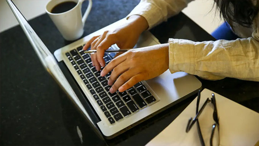 Imagem 1 -  Inscrições gratuitas deve ser feitas exclusivamente pela internet. Nessa etapa, haverá 67 mil vagas disponíveis, sendo 50% reservadas para o Fies Social, que atende estudantes com renda familiar de até meio salário mínimo por pessoa e inscritos no Cadastro Único para Programas Sociais do Governo Federal (CadÚnico).