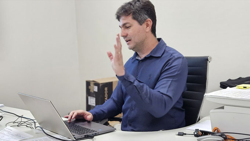 Imagem 1 -  Neste ano de 2025, o secretário Edilson Junior, da Fazenda, informou que, entre as novidades, o contribuinte poderá resolver tudo de casa, através do novo site Sefaz Digital. Poderá, inclusive, pagar o IPTU com 25% usando o cartão de crédito e parcelando em 12 parcelas. O IPTU devido é 1% do valor de venda da casa e 2% do valor de venda do terreno.