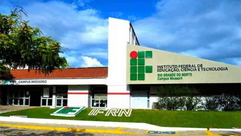 Imagem 1 - Ao todo, são oferecidas 800 vagas distribuídas entre sete campi da instituição: Apodi, Mossoró, Natal-Central, Natal-Centro Histórico, Natal-Zona Norte, Nova Cruz e Parnamirim. Entre os cursos disponíveis estão opções voltadas para setores estratégicos como tecnologia, indústria, comércio e serviços. As inscrições começam nesta quianta-feira 23 de janeiro, às 14h, e se estendem até as 23h59 do dia 10 de fevereiro. As pessoas interessadas devem realizar o cadastro exclusivamente pelo Portal do Candidato, disponível no endereço: processoseletivo.ifrn.edu.br. Imagem 1 - Ao todo, são oferecidas 800 vagas distribuídas entre sete campi da instituição: Apodi, Mossoró, Natal-Central, Natal-Centro Histórico, Natal-Zona Norte, Nova Cruz e Parnamirim. Entre os cursos disponíveis estão opções voltadas para setores estratégicos como tecnologia, indústria, comércio e serviços. As inscrições começam nesta quianta-feira 23 de janeiro, às 14h, e se estendem até as 23h59 do dia 10 de fevereiro. As pessoas interessadas devem realizar o cadastro exclusivamente pelo Portal do Candidato, disponível no endereço: processoseletivo.ifrn.edu.br.