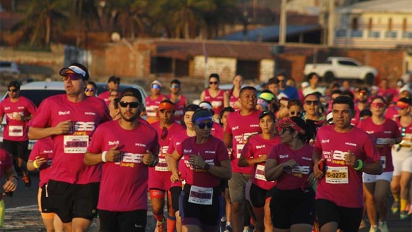 Imagem 1 - Serão 7km de corrida e 4km de caminhada, saindo da Praça do Moinho até a comunidade de Barra. Haverá distribuição do kit atleta e premiação em dinheiro para os primeiros colocados e medalhas de participação. Além da corrida e caminhada, haverá serviços de beleza disponíveis para a população, em parceira com o Senac. Equipes da secretaria de saúde também estarão presentes com aferição de pressão, glicemia e testes rápidos, alongamento e aula de fit dance. A corrida acontece neste sábado (08), ás 16h. Imagem 1 - Serão 7km de corrida e 4km de caminhada, saindo da Praça do Moinho até a comunidade de Barra. Haverá distribuição do kit atleta e premiação em dinheiro para os primeiros colocados e medalhas de participação. Além da corrida e caminhada, haverá serviços de beleza disponíveis para a população, em parceira com o Senac. Equipes da secretaria de saúde também estarão presentes com aferição de pressão, glicemia e testes rápidos, alongamento e aula de fit dance. A corrida acontece neste sábado (08), ás 16h.