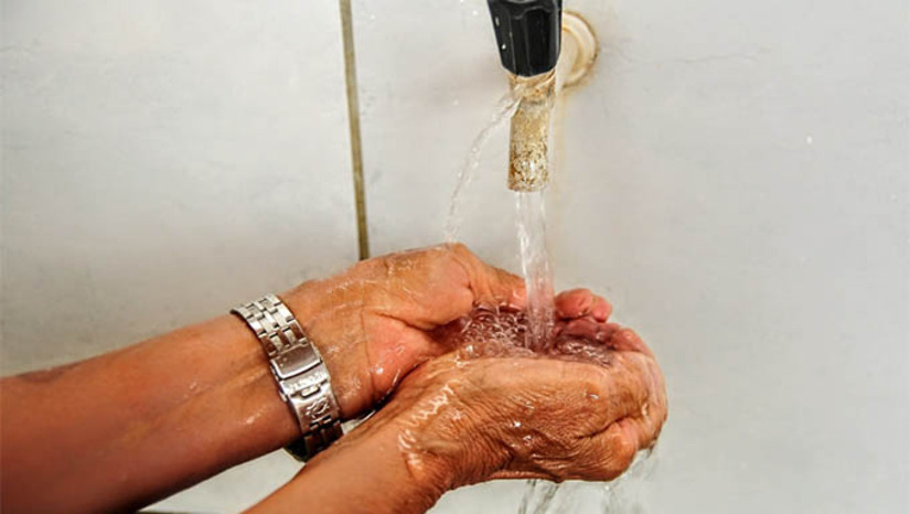 Imagem 1 -  Novo sistema de abastecimento de água da Barrinha será entregue nesta sexta, 21. A solenidade ocorrerá a partir das 17h30. O equipamento beneficiará aproximadamente mil pessoas. Serão mais de 400 imóveis com toda uma rede de adutoras novas. Titular da Seadru, Faviano Moreira explica detalhes do novo sistema de abastecimento na comunidade.