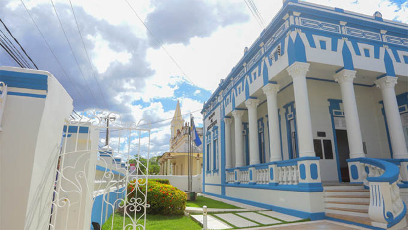 Imagem 1 - Prefeitura de Mossoró adianta pagamento dos salários de fevereiro para esta quinta, 27. A administração efetuou o pagamento de quase R$ 30 milhões para o funcionalismo público. Foram pagos todos os servidores efetivos, comissionados, pensionistas e estagiários do Município. Além do salário-base e adicionais, a Prefeitura também efetuou o repasse do 13º dos servidores efetivos que fazem aniversário em fevereiro. Também estão em dia rigorosamente a Previdência e os consignados. Imagem 1 - Prefeitura de Mossoró adianta pagamento dos salários de fevereiro para esta quinta, 27. A administração efetuou o pagamento de quase R$ 30 milhões para o funcionalismo público. Foram pagos todos os servidores efetivos, comissionados, pensionistas e estagiários do Município. Além do salário-base e adicionais, a Prefeitura também efetuou o repasse do 13º dos servidores efetivos que fazem aniversário em fevereiro. Também estão em dia rigorosamente a Previdência e os consignados.