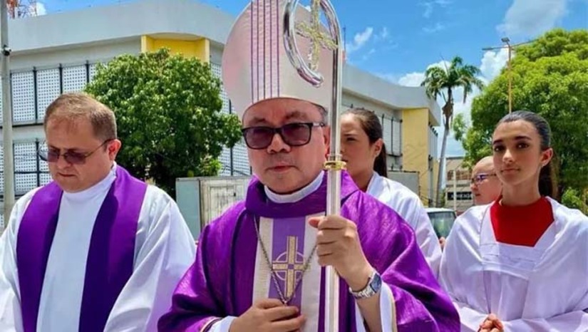 Imagem 1 - Na Diocese de Mossoró serão celebradas ao longo da quarta-feira (05), missas com o rito de imposição das Cinzas nas 39 paróquias, 01 Área Pastoral e 9 Áreas Missionárias presididas pelos párocos e vigários de acordo com a programação de cada paróquia. Na Catedral de Santa Luzia, em Mossoró, haverá duas missas, umas ás 17h presidida pelo Padre Antoniel Alves, Pároco da Catedral e outras às 19h, presidida por Dom Francisco de Sales, Bispo Diocesano. Imagem 1 - Na Diocese de Mossoró serão celebradas ao longo da quarta-feira (05), missas com o rito de imposição das Cinzas nas 39 paróquias, 01 Área Pastoral e 9 Áreas Missionárias presididas pelos párocos e vigários de acordo com a programação de cada paróquia. Na Catedral de Santa Luzia, em Mossoró, haverá duas missas, umas ás 17h presidida pelo Padre Antoniel Alves, Pároco da Catedral e outras às 19h, presidida por Dom Francisco de Sales, Bispo Diocesano.