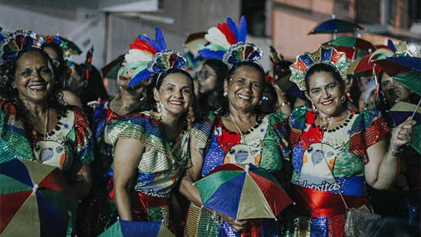 Imagem 1 - Programa Cultural Câmara Cascudo beneficia 27 projetos carnavalescos no RN. Com um aporte total de aproximadamente R$ 10,6 milhões, os recursos garantiram as festas em municípios tradicionais como Apodi, Caicó, Natal e Parnamirim, além de cidades como Baraúna, Monte Alegre, São Paulo do Potengi e Upanema. O Programa Cultural Câmara Cascudo é viabilizado por meio da renúncia fiscal do Imposto sobre Circulação de Mercadorias e Prestação de Serviços (ICMS) pelas empresas patrocinadoras de projetos culturais. Imagem 1 - Programa Cultural Câmara Cascudo beneficia 27 projetos carnavalescos no RN. Com um aporte total de aproximadamente R$ 10,6 milhões, os recursos garantiram as festas em municípios tradicionais como Apodi, Caicó, Natal e Parnamirim, além de cidades como Baraúna, Monte Alegre, São Paulo do Potengi e Upanema. O Programa Cultural Câmara Cascudo é viabilizado por meio da renúncia fiscal do Imposto sobre Circulação de Mercadorias e Prestação de Serviços (ICMS) pelas empresas patrocinadoras de projetos culturais.