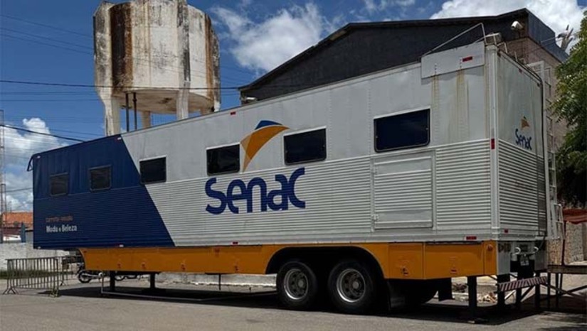 Imagem 1 -  O programa “Capacita Grossos”, é resultado da parceria entre a Prefeitura Municipal, SENAC e Fecomércio-RN. Na grade, estão os cursos da área da beleza. Nesta segunda-feira, iniciam as aulas dos cursos de técnicas de depilação, das 13h às 17h, e técnicas de manicure, das 18h às 22hs, os demais cursos irão iniciar ao longo das próximas semanas. As inscrições foram realizadas pela secretaria de Desenvolvimento e Meio Ambiente. Ao todo, 90 vagas foram ofertadas.