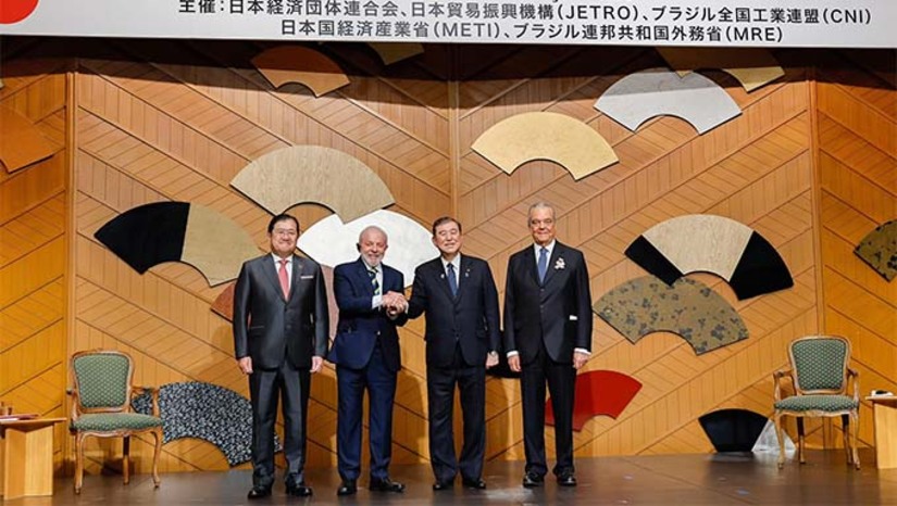 Imagem 1 -  O negócio foi firmado durante a visita do presidente Luiz Inácio Lula da Silva ao Japão. A encomenda prevê a entrega de 15 unidades inicialmente, com a possibilidade de aquisição de mais cinco. O pedido compreende jatos E-190, e as primeiras unidades devem ser entregues em 2028. Lula também defendeu a acordo entre Japão e Mercosul e a ampliação do comércio com os japoneses, com meta de chegar a US$ 17 bilhões.
