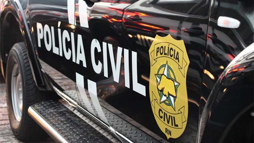 Imagem 1 - O homem, de 24 anos, era procurado por envolvimento com uma organização criminosa investigada pela 51ª DP de Jucurutu. Ele foi preso no município de Guararapes, interior paulista. A "Operação Sapucaia" foi defagrada no dia 21 de março pela Polícia Civil do Rio Grande do Norte e resultou no cumprimento de 37 mandados de busca e apreensão e 15 mandados de prisão preventiva. A ação teve como alvos integrantes de uma facção criminosa com atuação em 11 municípios, sendo dez no RN e um na Paraíba Imagem 1 - O homem, de 24 anos, era procurado por envolvimento com uma organização criminosa investigada pela 51ª DP de Jucurutu. Ele foi preso no município de Guararapes, interior paulista. A "Operação Sapucaia" foi defagrada no dia 21 de março pela Polícia Civil do Rio Grande do Norte e resultou no cumprimento de 37 mandados de busca e apreensão e 15 mandados de prisão preventiva. A ação teve como alvos integrantes de uma facção criminosa com atuação em 11 municípios, sendo dez no RN e um na Paraíba
