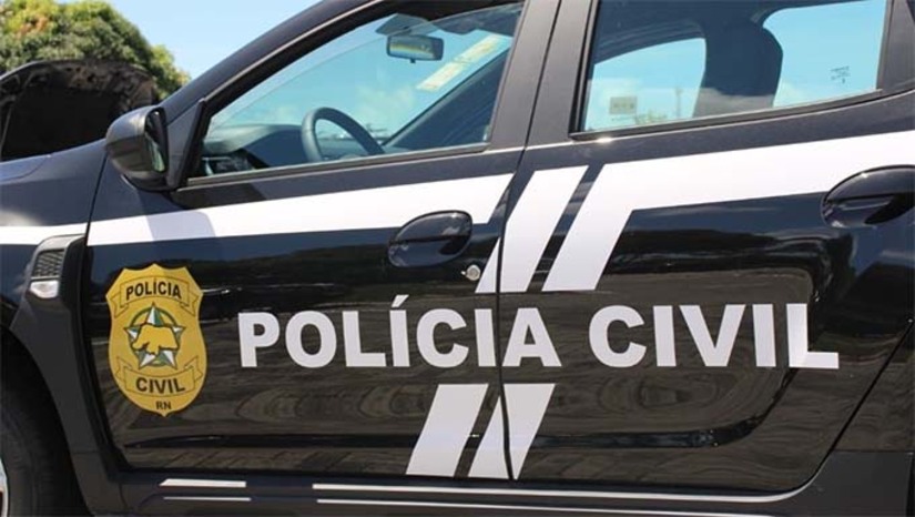 Imagem 1 - A prisão do criminoso foi realizada nesta quinta-feira (27), pela equipe da da Delegacia Especializada na Proteção da Criança e do Adolescente (DPCA) de Mossoró. Contra ele havia um mandado de prisão em decorrência de sentença condenatória pelo crime, praticado no ano de 2014, contra uma criança de 8 anos, neta da sua companheira. O homem foi condenado a uma pena de 20 anos, 3 meses e 21 dias de reclusão em regime fechado. Imagem 1 - A prisão do criminoso foi realizada nesta quinta-feira (27), pela equipe da da Delegacia Especializada na Proteção da Criança e do Adolescente (DPCA) de Mossoró. Contra ele havia um mandado de prisão em decorrência de sentença condenatória pelo crime, praticado no ano de 2014, contra uma criança de 8 anos, neta da sua companheira. O homem foi condenado a uma pena de 20 anos, 3 meses e 21 dias de reclusão em regime fechado.