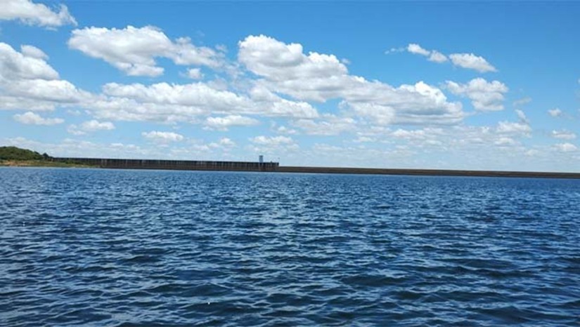Imagem 1 - A porcetagem corresponde a 2.788.453.849 m³ do volume total. O dado foi divulgado pelo Igarn nesta segunda-feria (31). A barragem Armando Ribeiro Gonçalves, maior reservatório do estado, acumula atualmente 1.516.803.472 m³, correspondentes a 63,92% da sua capacidade. A barragem Oiticica, segundo maior manancial, acumula 12,36% e a barragem Santa Cruz do Apodi está com o equivalente a 69,37%. Imagem 1 - A porcetagem corresponde a 2.788.453.849 m³ do volume total. O dado foi divulgado pelo Igarn nesta segunda-feria (31). A barragem Armando Ribeiro Gonçalves, maior reservatório do estado, acumula atualmente 1.516.803.472 m³, correspondentes a 63,92% da sua capacidade. A barragem Oiticica, segundo maior manancial, acumula 12,36% e a barragem Santa Cruz do Apodi está com o equivalente a 69,37%.