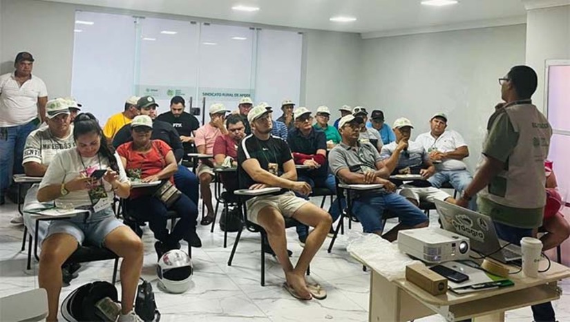 Imagem 1 - Durante o curso, os participantes receberam orientações técnicas sobre boas práticas no abate e corte de animais, além de informações fundamentais sobre higiene, conservação e segurança no preparo da carne. O objetivo principal é garantir que os produtos comercializados e consumidos em Apodi estejam de acordo com os padrões sanitários exigidos, promovendo mais qualidade de vida e proteção à saúde da população. Imagem 1 - Durante o curso, os participantes receberam orientações técnicas sobre boas práticas no abate e corte de animais, além de informações fundamentais sobre higiene, conservação e segurança no preparo da carne. O objetivo principal é garantir que os produtos comercializados e consumidos em Apodi estejam de acordo com os padrões sanitários exigidos, promovendo mais qualidade de vida e proteção à saúde da população.