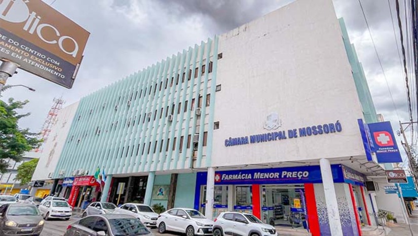 Imagem 1 - “Nós estamos falando em levar para os bairros um programa que vai beneficiar diretamente a população. Vamos desenvolver ações que fomentem a cultura, a cidadania, a saúde e o bem-estar do nosso povo”, defendeu Genilson. Entre as atividades estão: feiras culturais e apresentações artísticas com foco na valorização da cultura local; oficinas e capacitações voltadas ao empreendedorismo e geração de renda; torneios esportivos, atividades de lazer e capacitação de treinadores; e iniciativas de proteção e bem-estar animal. Imagem 1 - “Nós estamos falando em levar para os bairros um programa que vai beneficiar diretamente a população. Vamos desenvolver ações que fomentem a cultura, a cidadania, a saúde e o bem-estar do nosso povo”, defendeu Genilson. Entre as atividades estão: feiras culturais e apresentações artísticas com foco na valorização da cultura local; oficinas e capacitações voltadas ao empreendedorismo e geração de renda; torneios esportivos, atividades de lazer e capacitação de treinadores; e iniciativas de proteção e bem-estar animal.