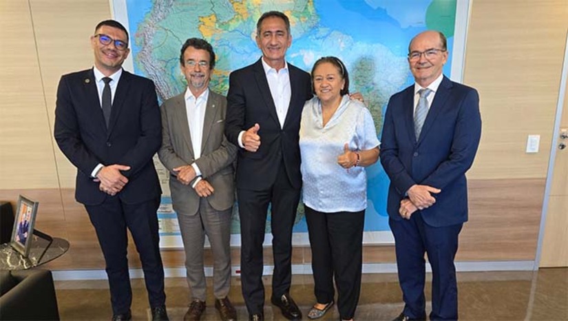 Imagem 1 - O ministro da Integração e do Desenvolvimento Regional, Waldez Góes confirmou a inclusão da segunda etapa do Sistema Adutor do Agreste no PAC. Com isso, mais 38 municípios do RN passarão a ser beneficiados. A primeira etapa, com início das obras previsto para agosto, atenderá seis cidades. O investimento total é de R$ 448 milhões e contempla, ao todo, 44 municípios, beneficiando cerca de 474 mil pessoas. Imagem 1 - O ministro da Integração e do Desenvolvimento Regional, Waldez Góes confirmou a inclusão da segunda etapa do Sistema Adutor do Agreste no PAC. Com isso, mais 38 municípios do RN passarão a ser beneficiados. A primeira etapa, com início das obras previsto para agosto, atenderá seis cidades. O investimento total é de R$ 448 milhões e contempla, ao todo, 44 municípios, beneficiando cerca de 474 mil pessoas.