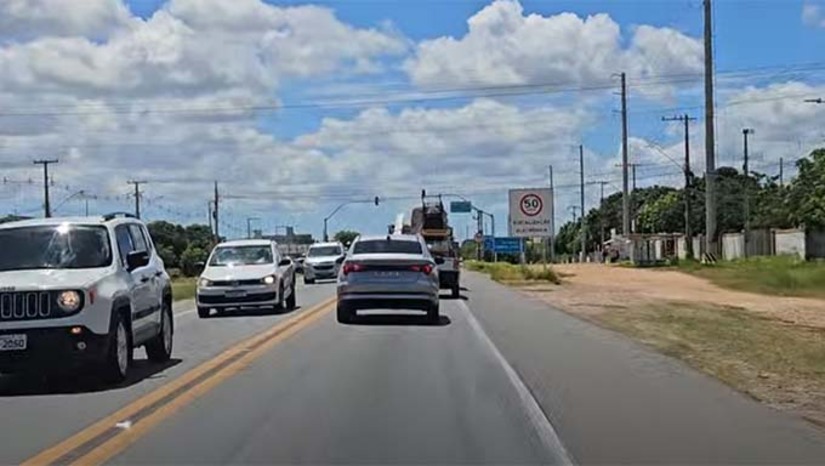 Imagem 1 -  Thiago Marques disse que o local tem um grande fluxo de veículos na BR 110 e também de universitário transitando entre os Campi Leste e Oeste da universidade. Ele também falou que está acompanhando as obras de construção das 10 passarelas na BR 304, ao redor de Mossoró-RN, num investimento de quase R$ 30 milhões, sendo algumas delas em locais que não apresenta tanta necessidade como ocorre entre os Campi Leste e Oeste da UFERSA.