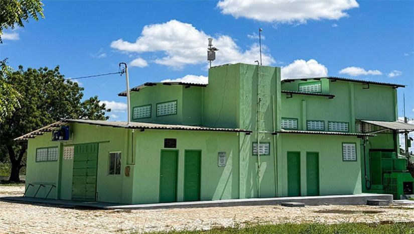 Imagem 1 - Unidade está localizada no bairro Bacurau I, a oeste do Centro de Apodi. Além da estrutura física, que foi totalmente reformada, ganhou equipamentos novos, num investimento de mais ou menos R$ 150 mil, e teve todos os servidores capacitados, para garantir o abate do animal dentro de todas as normas sanitárias e carnes de qualidade a população da região. Imagem 1 - Unidade está localizada no bairro Bacurau I, a oeste do Centro de Apodi. Além da estrutura física, que foi totalmente reformada, ganhou equipamentos novos, num investimento de mais ou menos R$ 150 mil, e teve todos os servidores capacitados, para garantir o abate do animal dentro de todas as normas sanitárias e carnes de qualidade a população da região.
