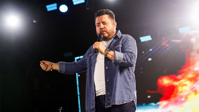 Imagem 1 -  Na Estação das Artes, será a noite derradeira com as apresentações nacionais da dupla Bruno e Marrone, de Zé Cantor e também do artista Avine Vinny. O Polo Chuva de Bala no País de Mossoró chega também a sua última noite de espetáculo. No “Anima Chuva”, Juninho Voice e Banda se apresenta às 20h. Por fim, no Polo Cidadela, a Banda Disco de Vinil inicia as apresentações, em sequência, será a vez de Netinho Santos e Banda, Bia Gurgel, banda Samba A7 e Soul Samba.
