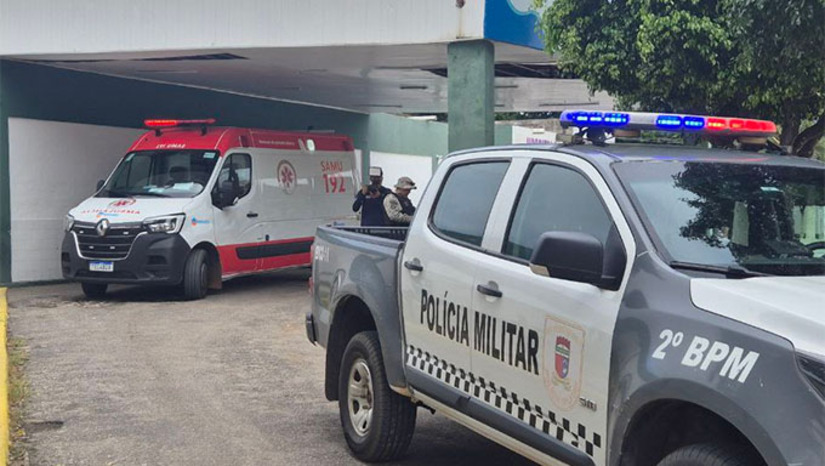 Imagem 1 - Aconteceu também uma tentativa no Nova Mossoró, que a vítima de 23 anos sobreviveu com 5 tiros, e outro no Parque das Rosas, ao lado do Santa Delmira. Já o adolescente de 16 anos baleado na região das nádegas sofreu o ataque na Rua Castelo Branco, no bairro Santo Antônio, foi socorrido pelo SAMU e morreu no Hospital Regional Tarcísio Maia. Imagem 1 - Aconteceu também uma tentativa no Nova Mossoró, que a vítima de 23 anos sobreviveu com 5 tiros, e outro no Parque das Rosas, ao lado do Santa Delmira. Já o adolescente de 16 anos baleado na região das nádegas sofreu o ataque na Rua Castelo Branco, no bairro Santo Antônio, foi socorrido pelo SAMU e morreu no Hospital Regional Tarcísio Maia.