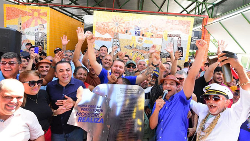 Imagem 1 -  A Avenida Rio Branco recebeu investimentos publicos na ampliação do Shopping do Vuco Vuco, Estação das Artes, Teatro Municipal, Memorial da Resistência, Praça de Convivênia e caminha para ganhar o Projeto Cidade da Cultura, atraindo para seus arredores investimentos privados signifitivos, como a construção de um shopping ao lado do Vuco Vuco