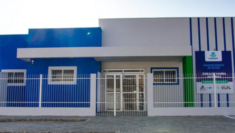 Imagem 1 - A cerimônia de entrega acontece nesta quinta-feira (28) às 17h. Segundo a Secretaria Municipal de Saúde, a inauguração da UBS do Nova Mossoró faz parte de um plano de reestruturação da rede de atenção primária do município. A obra faz parte do programa “Mossoró Realiza” que conta, ao todo, com a construção de 15 UBSs, sendo 12 na zona rural e 3 na zona urbana. O objetivo é fortalecer a base do sistema de saúde, promovendo a prevenção e o diagnóstico precoce de doenças, além de aproximar os serviços de saúde da população. Imagem 1 - A cerimônia de entrega acontece nesta quinta-feira (28) às 17h. Segundo a Secretaria Municipal de Saúde, a inauguração da UBS do Nova Mossoró faz parte de um plano de reestruturação da rede de atenção primária do município. A obra faz parte do programa “Mossoró Realiza” que conta, ao todo, com a construção de 15 UBSs, sendo 12 na zona rural e 3 na zona urbana. O objetivo é fortalecer a base do sistema de saúde, promovendo a prevenção e o diagnóstico precoce de doenças, além de aproximar os serviços de saúde da população.
