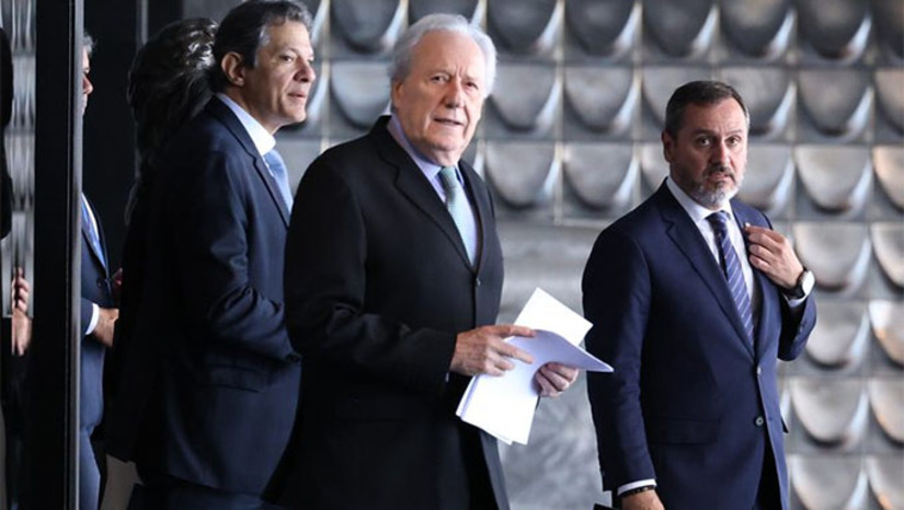   As ações deflagradas nesta quinta-feira bloquearam as atividades de mais de 1 mil postos de combustíveis e de instituições financeiras que prestavam serviços ao esquema criminoso. As ações policiais se deram em dez estados. Foram bloqueados mais de R$ 1,2 bilhões desses agentes e quebrados os sigilos fiscal e bancário de pessoas que o comandavam.