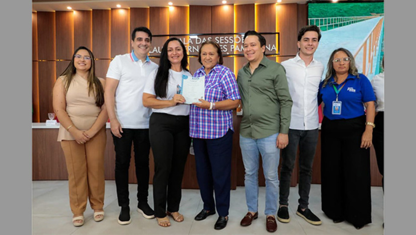 Imagem 1 - “Hoje não celebramos apenas a conclusão de um curso, mas histórias de superação e oportunidades que se abrem para cada um de vocês. Quero parabenizar os 38 concluintes pela dedicação e desejar muito sucesso nessa nova etapa. Saibam que podem contar com o apoio da nossa gestão para seguir avançando”, destacou o prefeito Givago Barreto, ao lado da governadora Fátima Bezerra Imagem 1 - “Hoje não celebramos apenas a conclusão de um curso, mas histórias de superação e oportunidades que se abrem para cada um de vocês. Quero parabenizar os 38 concluintes pela dedicação e desejar muito sucesso nessa nova etapa. Saibam que podem contar com o apoio da nossa gestão para seguir avançando”, destacou o prefeito Givago Barreto, ao lado da governadora Fátima Bezerra