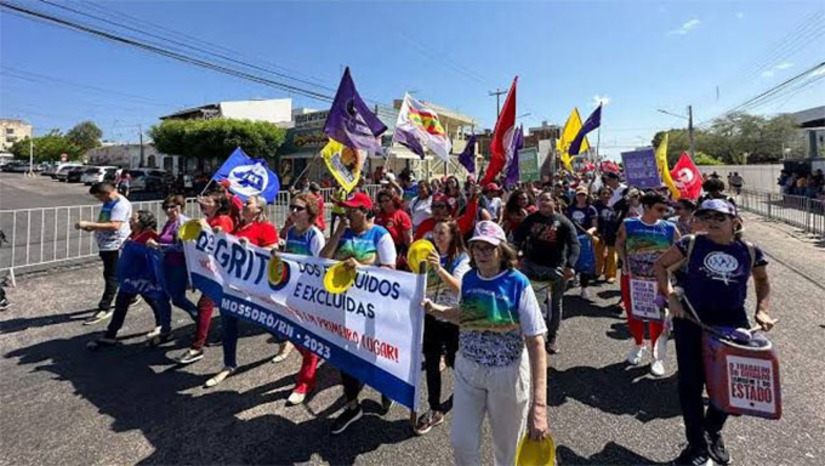 Imagem 1 -  Neste ano, a 31ª edição do Grito dos Excluídos tem com o tema “Cuidando da Casa Comum e da Democracia é luta de todo dia!”. O secretário de Mobilização e Relação com os Movimentos Sociais da CUT, Milton Rezende (Miltinho), explica que durante todos os anos a mensagem foi sobre a necessidade de superação das desigualdades, de ter um olhar do processo de exclusão social ainda existente no país.