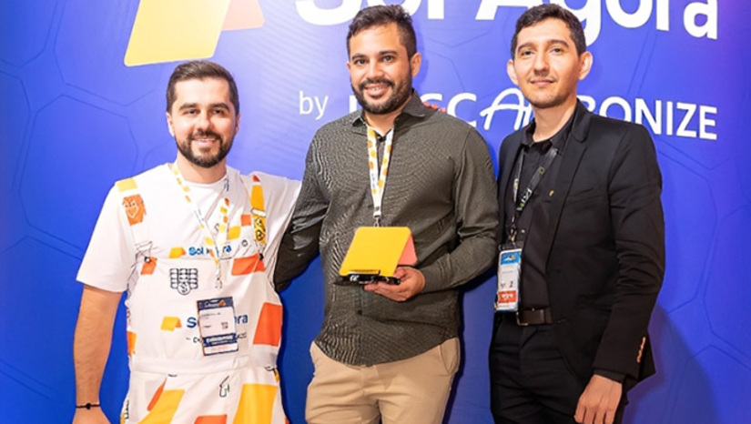   Criada em 2017 pelos jovens engenheiros mossoroenses Isaú Balbino e Moisés Honorato, a HB Soluções Energéticas recebeu o reconhecimento pela excelência no setor de sistemas solares por grandes parceiros do mercado nacional e internacional, como Solfácil, Solagora, Banco BV e Aldo Solar. Esses prêmios, conquistados durante as edições de 2024 e 2025 da Intersolar, reforçam o compromisso da empresa em levar tecnologia, inovação e sustentabilidade a famílias e negócios na região. Consolidam a HB Soluções Energéticas no Nordeste.