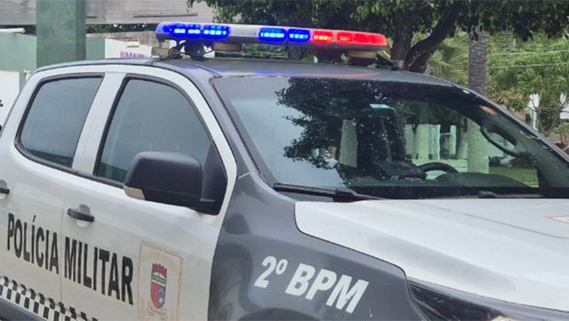 Imagem 1 - Ataque aconteceu por volta das 3 horas da madrugada. O assentamento Oziel Alves fica dentro do Complexo Maísa, distante 30 km de Mossoró-RN. Moradores relatam uma sequência de tiros aterrorizante, que deixou mortos as pessoas conhecidas por Kaio Cesar e Mardônio. O caso deve ser investigado pela Divisão de Homicídios e Proteção à Pessoa de Mossoró. Imagem 1 - Ataque aconteceu por volta das 3 horas da madrugada. O assentamento Oziel Alves fica dentro do Complexo Maísa, distante 30 km de Mossoró-RN. Moradores relatam uma sequência de tiros aterrorizante, que deixou mortos as pessoas conhecidas por Kaio Cesar e Mardônio. O caso deve ser investigado pela Divisão de Homicídios e Proteção à Pessoa de Mossoró.