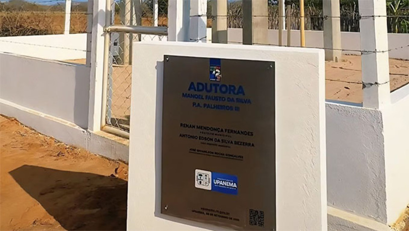 Imagem 1 - A obra garante acesso à água de qualidade para os moradores e agricultores rurais. Para os moradores, a adutora representa o fim de uma longa espera. A nova estrutura foi executada com recursos do Ministério do Desenvolvimento Regional e contrapartida da Prefeitura de Upanema e reforça o compromisso de levar qualidade de vida e dignidade aos moradores da zona rural, que agora passam a ter acesso a um abastecimento regular e adequado. Imagem 1 - A obra garante acesso à água de qualidade para os moradores e agricultores rurais. Para os moradores, a adutora representa o fim de uma longa espera. A nova estrutura foi executada com recursos do Ministério do Desenvolvimento Regional e contrapartida da Prefeitura de Upanema e reforça o compromisso de levar qualidade de vida e dignidade aos moradores da zona rural, que agora passam a ter acesso a um abastecimento regular e adequado.