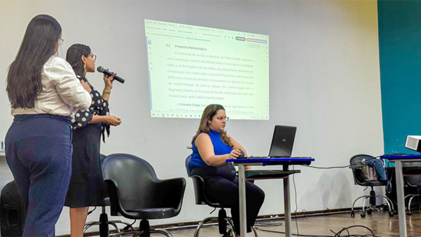 Imagem 1 - As oficinas procuram colher a percepção popular sobre três grandes eixos: Políticas Setoriais, Desenvolvimento Urbano e Meio Ambiente. As oficinas serão distribuídas em 15 polos, sendo 10 urbanos e 5 rurais, formados a partir do agrupamento de bairros e comunidades com características semelhantes. A proposta busca descentralizar as discussões e facilitar a participação da população de todas as regiões. O ciclo de atividades terá início no dia 16 de setembro, das 18h às 21h. Imagem 1 - As oficinas procuram colher a percepção popular sobre três grandes eixos: Políticas Setoriais, Desenvolvimento Urbano e Meio Ambiente. As oficinas serão distribuídas em 15 polos, sendo 10 urbanos e 5 rurais, formados a partir do agrupamento de bairros e comunidades com características semelhantes. A proposta busca descentralizar as discussões e facilitar a participação da população de todas as regiões. O ciclo de atividades terá início no dia 16 de setembro, das 18h às 21h.