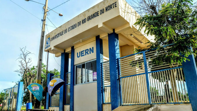 Imagem 1 - Na última sexta-feira (12), a Uern assinou contrato com a Comperve/UFRN, para a realização do novo concurso público para professor da instituição. De acordo com a Uern, o edital do Concurso Público deve ser lançado em outubro e a expectativa é de que o concurso registre um número ainda maior de candidatos em relação ao certame de 2024, quando foram contabilizadas 2.463 inscrições. Imagem 1 - Na última sexta-feira (12), a Uern assinou contrato com a Comperve/UFRN, para a realização do novo concurso público para professor da instituição. De acordo com a Uern, o edital do Concurso Público deve ser lançado em outubro e a expectativa é de que o concurso registre um número ainda maior de candidatos em relação ao certame de 2024, quando foram contabilizadas 2.463 inscrições.