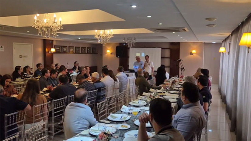 Imagem 1 - 10ª edição do Mossoró Oil & Gas Energy será realizada de 25 a 27 de novembro, na área de eventos do Shopping Partage Mossoró, com apoio do Sebrae RN. Ao atrair a Mossoró centenas de visitantes, o evento também movimenta a economia local, ao aquecer o setor de serviços, em especial, hotelaria, transportes, bares, restaurantes, comércio, entre outros. Imagem 1 - 10ª edição do Mossoró Oil & Gas Energy será realizada de 25 a 27 de novembro, na área de eventos do Shopping Partage Mossoró, com apoio do Sebrae RN. Ao atrair a Mossoró centenas de visitantes, o evento também movimenta a economia local, ao aquecer o setor de serviços, em especial, hotelaria, transportes, bares, restaurantes, comércio, entre outros.