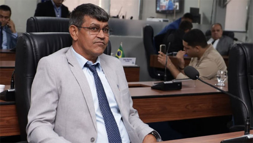 Imagem 1 - A reunião será por volta das 9 horas da manhã na Escola Municipal Ricardo Vieira do Couto, na comunidade de Jucuri. O vereador Vladimir do Cabelo de Negro, que mora na região do Polo do Jucuri, diz que a rodovia vai facilitar a escoação da produção da região de Mossoró e retirar o transito pesado de dentro de Apodi, Itaú, São Francisco do Oeste, Pau dos Ferros, Rafael Fernandes, entre outras. Imagem 1 - A reunião será por volta das 9 horas da manhã na Escola Municipal Ricardo Vieira do Couto, na comunidade de Jucuri. O vereador Vladimir do Cabelo de Negro, que mora na região do Polo do Jucuri, diz que a rodovia vai facilitar a escoação da produção da região de Mossoró e retirar o transito pesado de dentro de Apodi, Itaú, São Francisco do Oeste, Pau dos Ferros, Rafael Fernandes, entre outras.