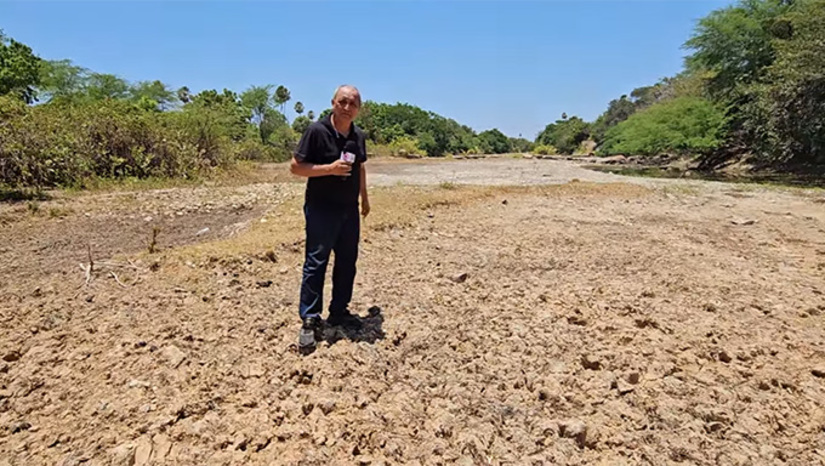 Imagem 1 -  Comunidade fica localizada mesmo nos limites dos municípios de Governador Dix-Sept Rosado e Mossoró. Dezenas de produtores que estão abaixo da Barragem de Lagoa de Pau já estão sem água e quem trabalha acima, estão preocupados com a velocidade que a barragem está perdendo voluma nos últimos 15 dias. Os produtores pedem aumento da vazão das comportas de Santa  Cruz e emergencialmente ajuda das Prefeituras de Mossoró e Governador Dix Sept Rosado.